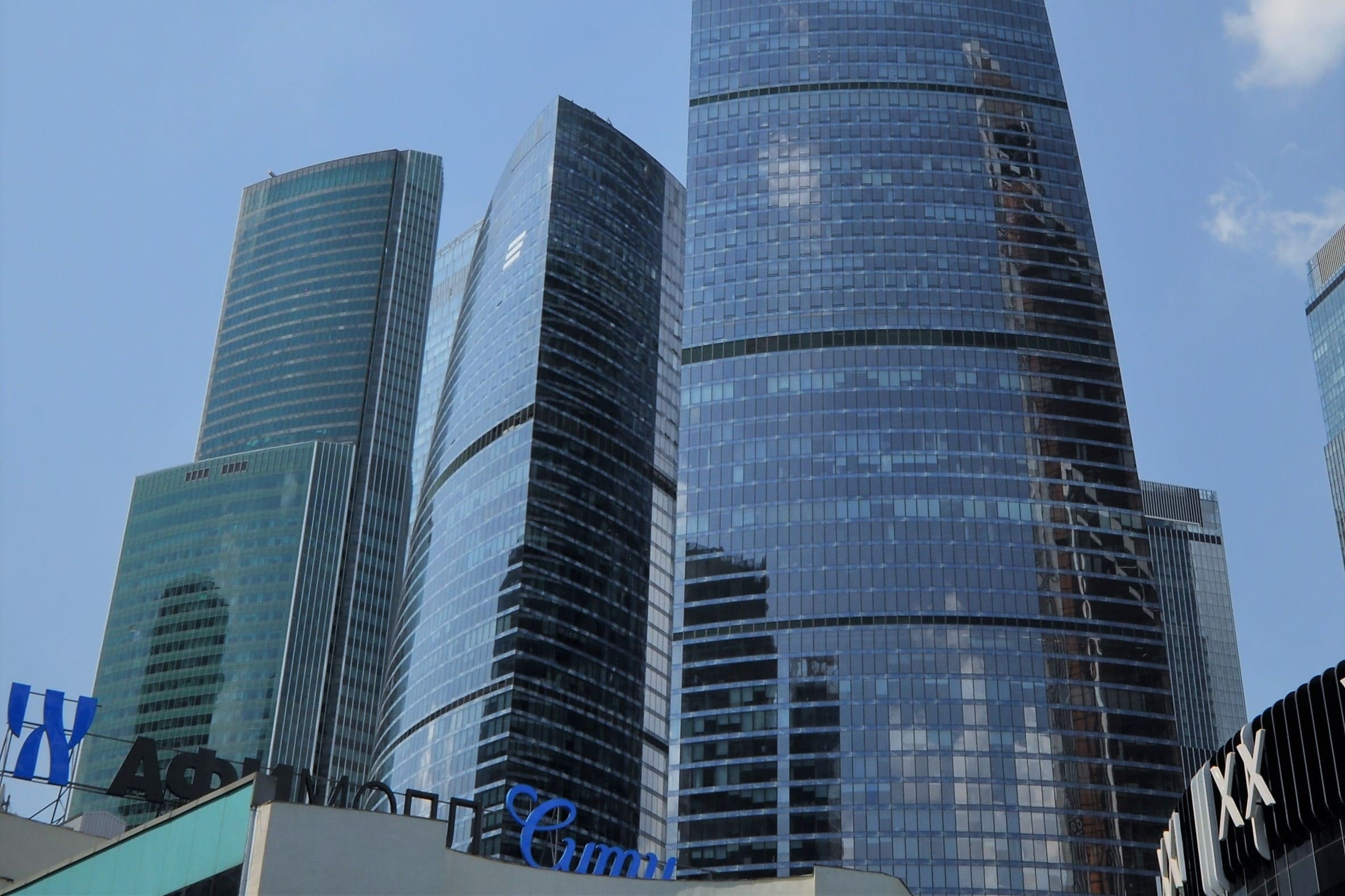 Торговая галерея стилобата Башни Федерация