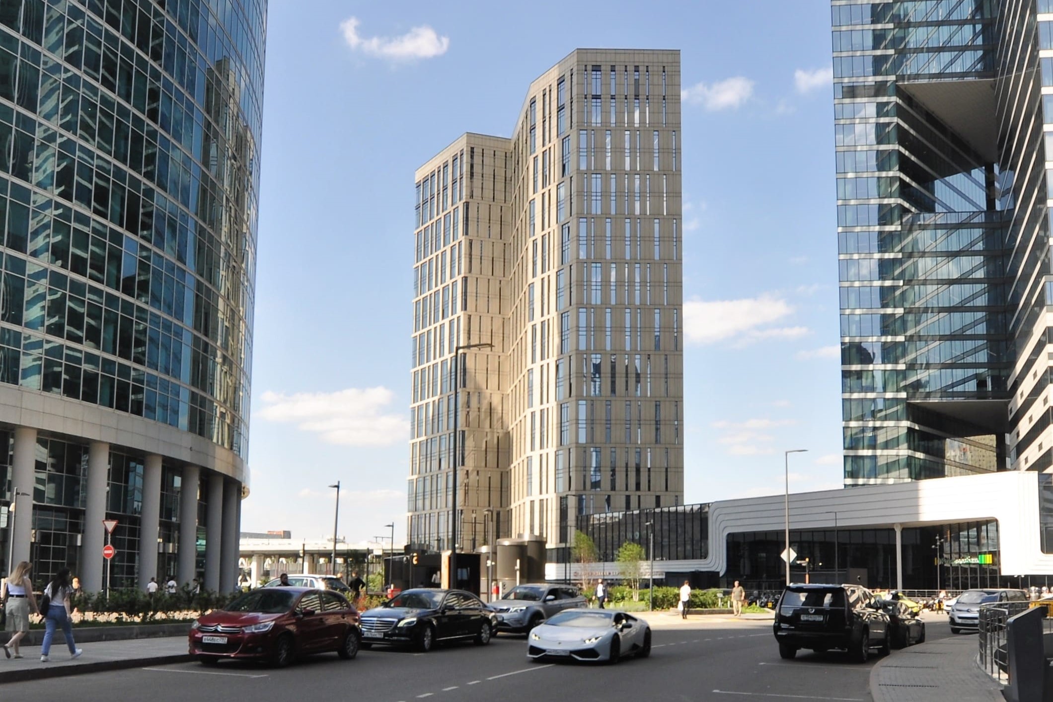 Купить торговое помещение 460 м² на цокольном этаже Башни IQ квартал